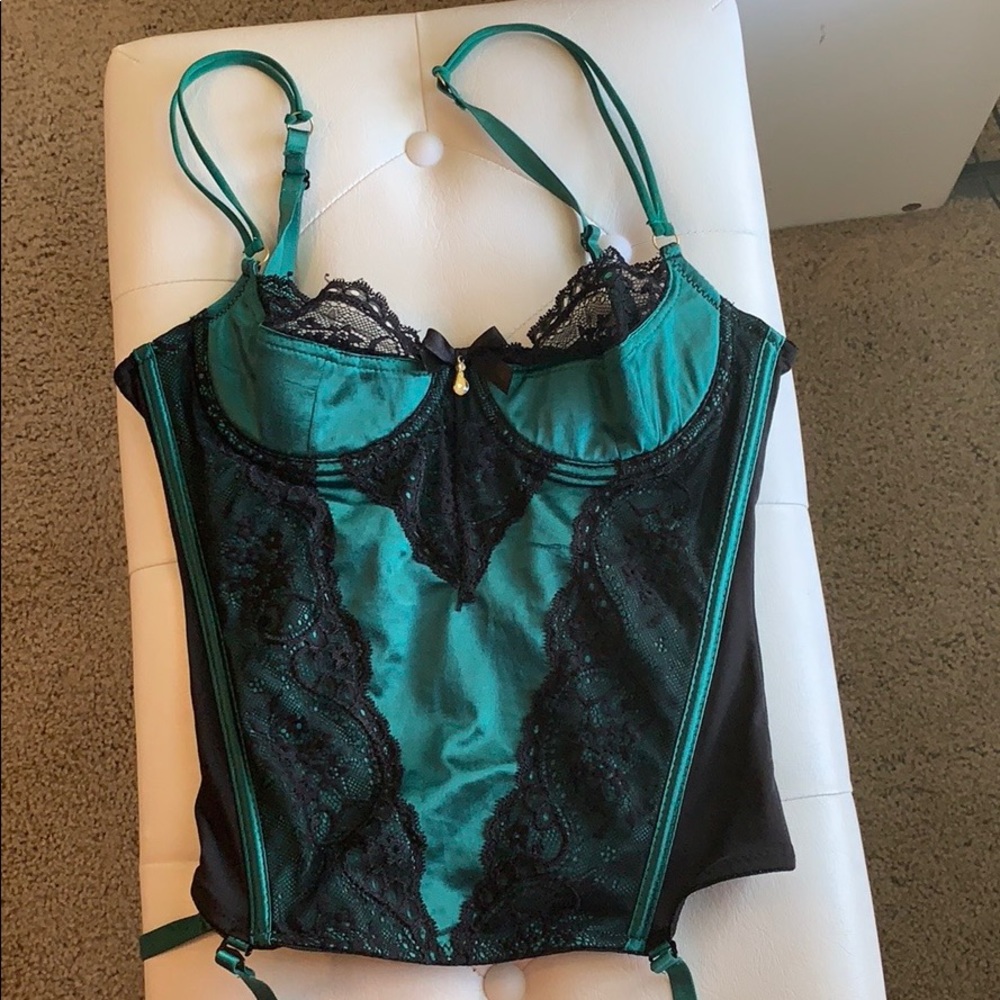 New✨ Lingerie corset w/ straps for thigh highs